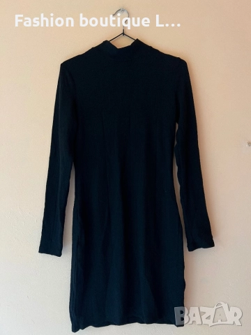 Черна рипсена рокля с поло на врата М размер плътна материя подходяша за есента и зимата 🖤