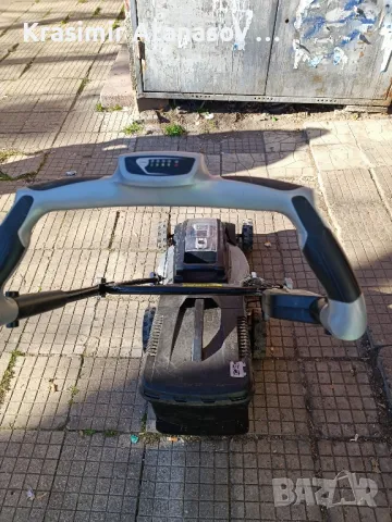 Косачка на батерия, снимка 4 - Градинска техника - 50200763