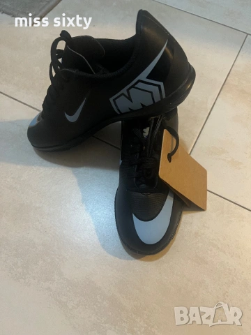 Nike чисто нови оригинални футболни обувки ,размер 32, снимка 2 - Маратонки - 53011968