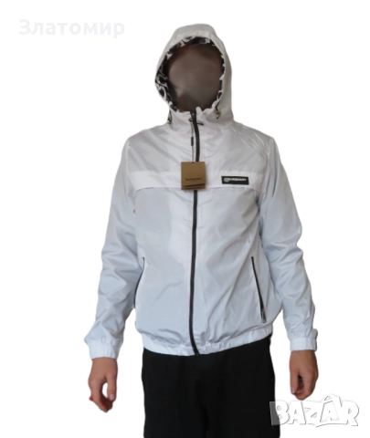 Чисто нова Ветровка Burberry размер M