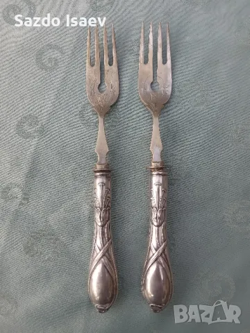 Вилици със сребърни дръжки