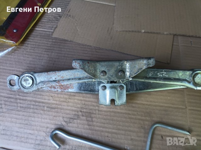 Крик за ,,Nissan" 700кг., снимка 2 - Аксесоари и консумативи - 41648072