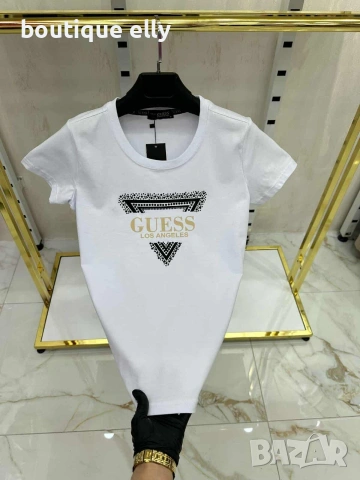 дамска тениска в бяло, черно и розово