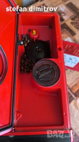 Saeco Minuto HD8763/09,Устройство за пяна, Керамична мелачка, Авт.почистване,15бара,1.8л, , снимка 11 - Кафемашини - 53838573