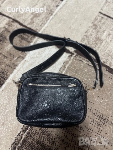 Чанта Guess, снимка 2 - Чанти - 53650191