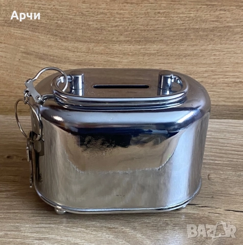 Метална касичка с ключ, снимка 5 - Антикварни и старинни предмети - 52699832