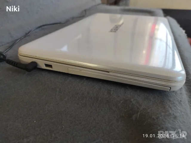 Продавам работещ лаптоп Toshiba, 15 инча, снимка 8 - Лаптопи за дома - 48741238