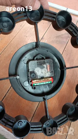 Часовник кварцов, снимка 2 - Антикварни и старинни предмети - 50112683