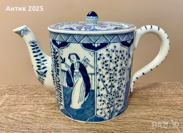 Античен холандски порцеланов чайник „Long Eliza“, Mosa, ок. 1900 г.