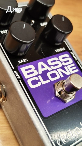Bass Clone chorus Electro-Harmonix 
