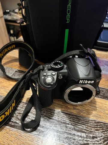Фотоапарат Nikon D3100 - Почти Нов, Само 5500 Кадъра, снимка 3 - Фотоапарати - 41559664