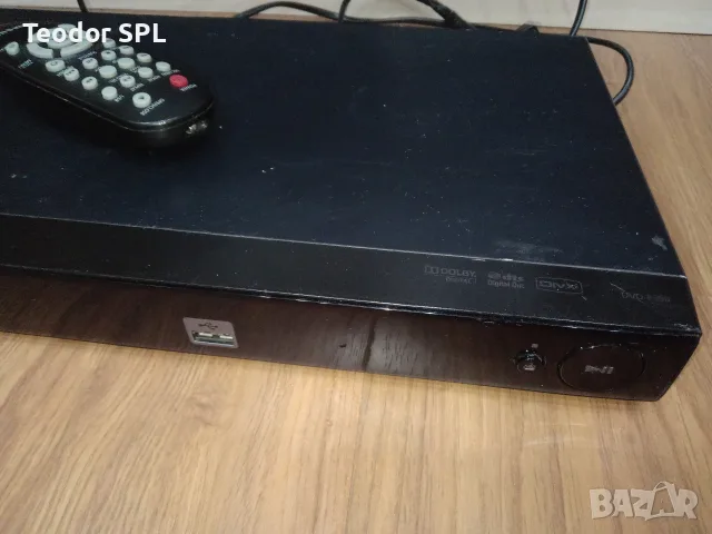 dvd player samsung usb, снимка 2 - Плейъри, домашно кино, прожектори - 55850948
