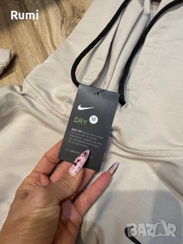 Дамски нов екип Nike - Sportswear Tech Dri-Fit ! М, 55 лв, снимка 6 - Спортни екипи - 51894773