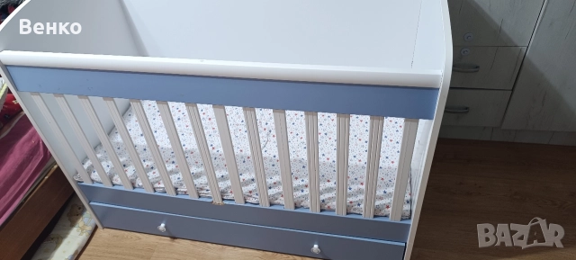 Две дървени детски кошарки 