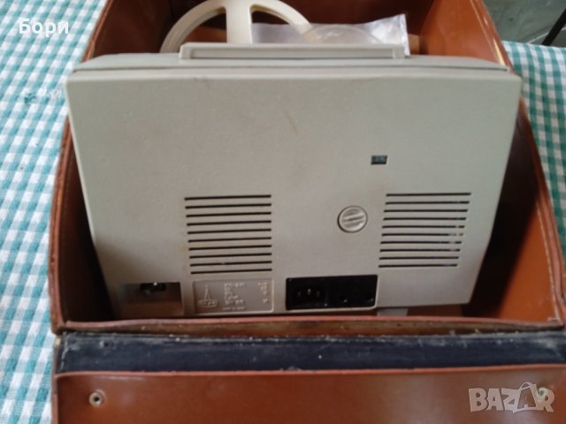 Прожекционен апарат - РУСЬ 8мм. и супер 8мм. , снимка 6 - Плейъри, домашно кино, прожектори - 41492940