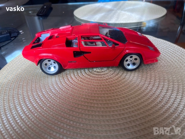 Burago Italy 1:18, снимка 9 - Колекции - 53392879