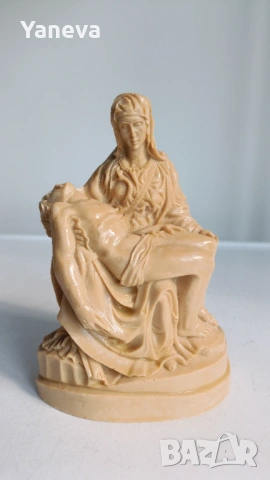 Статуетка „Пиета“ на Микеланджело, изобразяваща Дева Мария, държаща тялото на Исус Христос , снимка 5 - Статуетки - 53727551