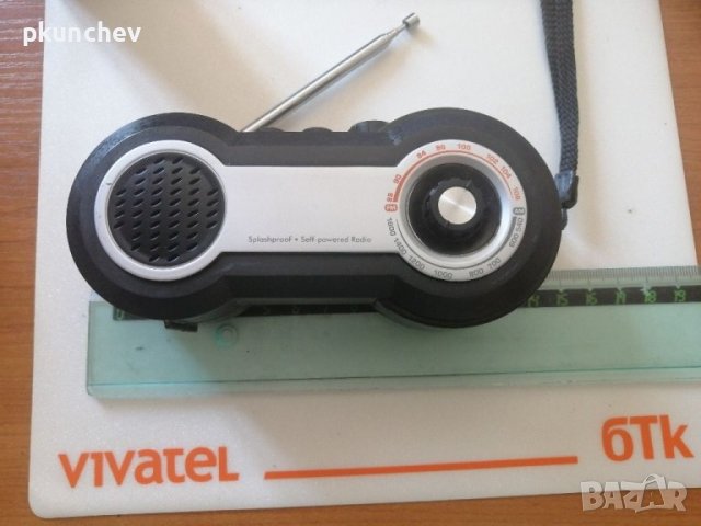 AM/FM радио с динамо и фенерче, снимка 2 - Радиокасетофони, транзистори - 41796035