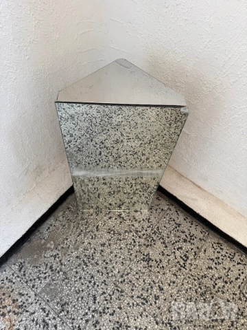 Ъглов Шкаф с Огледало за Баня, Стенен Монтаж, от Неръждаема Стомана, 3 Рафта, 60×30×19 см!, снимка 2 - Шкафове - 52859543