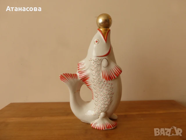 Украински порцеланов сервиз за ракия чаши и кана Риби 1960 г риба, снимка 2 - Сервизи - 51001517