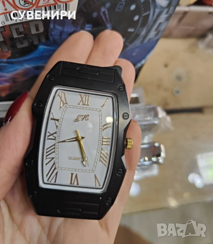 Газова запалка с вграден кварцов часовник , снимка 2 - Запалки - 52440734