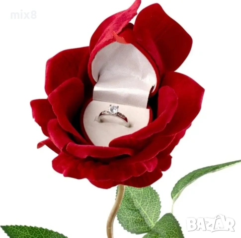 Кутия за пръстен във формата на роза