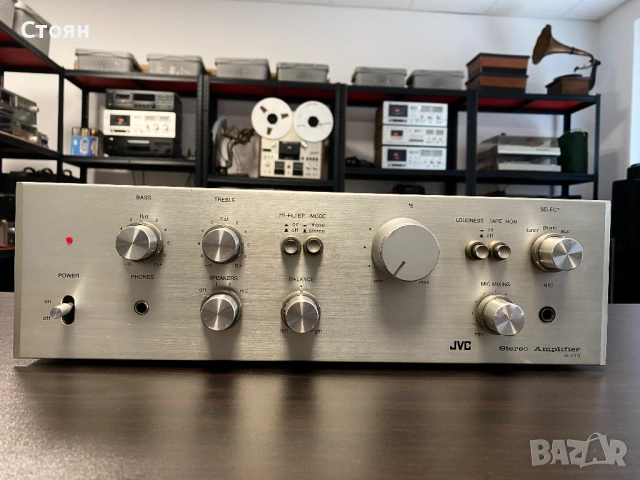 Vintage усилвател JVC, снимка 2 - Ресийвъри, усилватели, смесителни пултове - 53244519