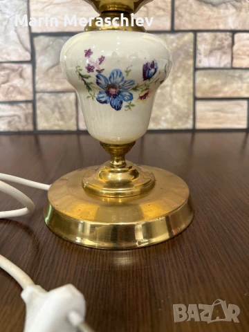 Нощна лампа, снимка 2 - Настолни лампи - 50613880