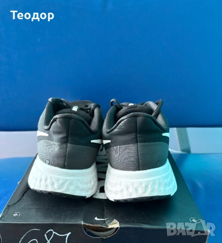 Nike Revolution , снимка 3 - Спортни обувки - 52254606