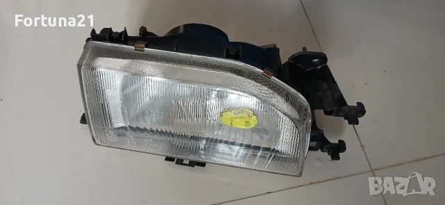 Мазда 323 - десен фар, снимка 1