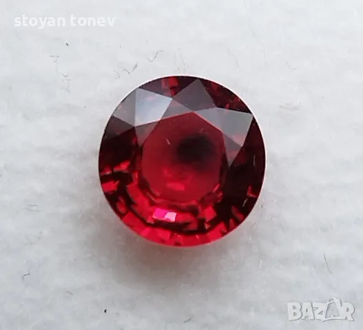 Наситено червен рубин с кръгла форма и тегло 0.82кт! VS чистота! Сертификат!, снимка 12 - Колиета, медальони, синджири - 47273522