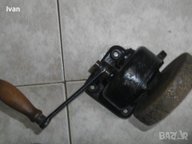 Масивен Ръчен Шмиргел-4,5кг-24см-ф125мм-Чугунена Основа-Старо Качество-Отличен, снимка 5 - Други инструменти - 40228777