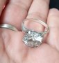 Един скромно изглеждащ сребърен пръстен с голям бял топаз / проба 925 