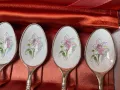 Красиви посребрени лъжички в кутия, закупени от Англия, с цветя, снимка 2
