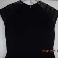 Маркова еластична модерна рокля с паднал ръкав и прозрачни ефектни елементи в наситено черно, снимка 5 - Рокли - 33945660