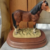 Страхотна колекционерска статуетка маркировка Leonardo Pony, снимка 2 - Антикварни и старинни предмети - 35948665