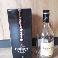 HENNESSY  V.S.О.Р. оригинална бутилка с кутия от коняк , снимка 8 - Декорация за дома - 36164564