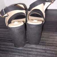Нови сандали , снимка 2 - Дамски обувки на ток - 40370180