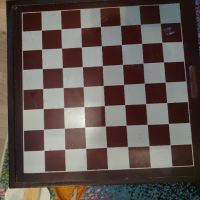 Продавам шах в дървена кутия , снимка 2 - Игри и пъзели - 44683107
