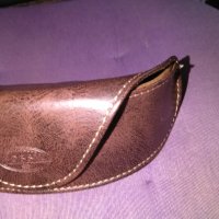 Калъвче марково на Фосил естествена кожа с кърпичка за слънчеви очила отлично, снимка 3 - Слънчеви и диоптрични очила - 41045748