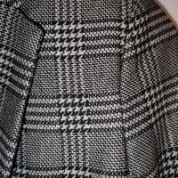 Дамско вталено карирано сако на Mango размер XS цена 80 лв. + подарък спирала KYLIE 5 мл., снимка 8 - Сака - 42682719