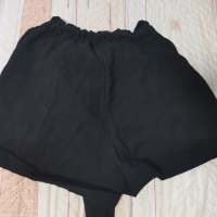 Къси черни панталонки ма  FB sister , снимка 1 - Къси панталони и бермуди - 44683165