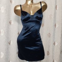 Hunkemoller S/M Моделираща рокля от плътен еластичен сатен , снимка 1 - Рокли - 44270026