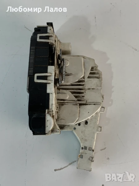 Предна дясна брава Mercedes-Sprinter W906 A9067401035, снимка 1