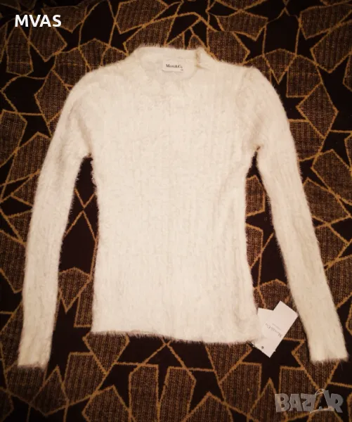 Нов дамски бял мъхест космат пуловер М размер, снимка 1