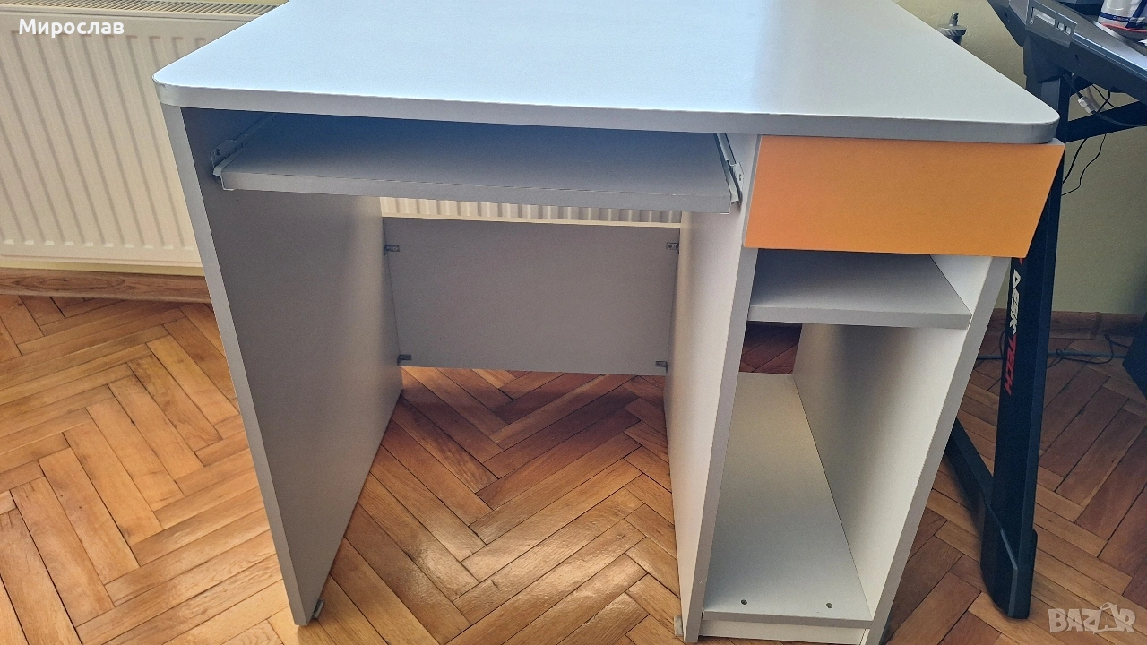 Продавам компютърно (ученическо) бюро, снимка 1