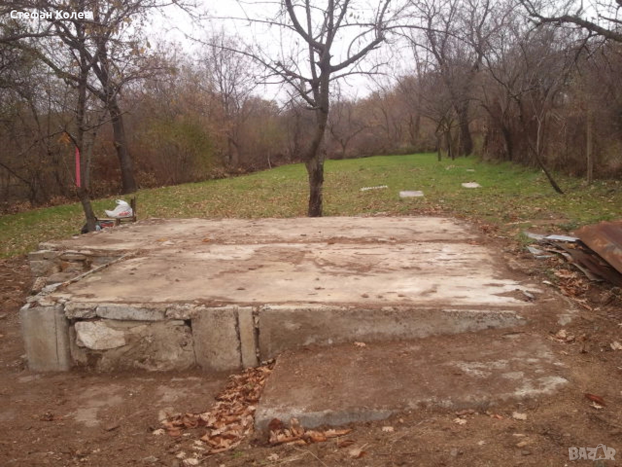 Продавам равно крайно дворно място 821 кв.м. в Ракитника на ул. 22-ра ., снимка 1