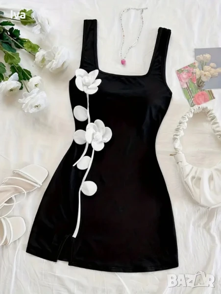 Черна рокля с 3D цветя S и М размер– елегантност и романтика в едно, снимка 1