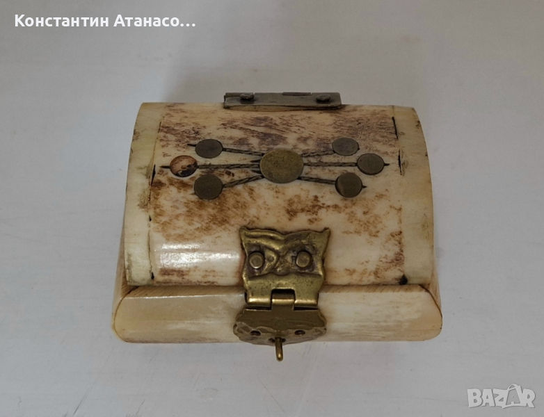 Стара кутийка от кокал и месинг, снимка 1