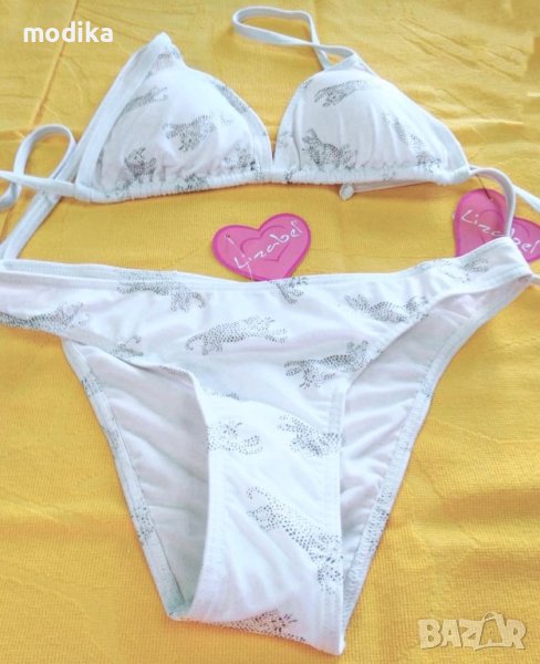 Бял бански с меки триъгълни чашки, снимка 1